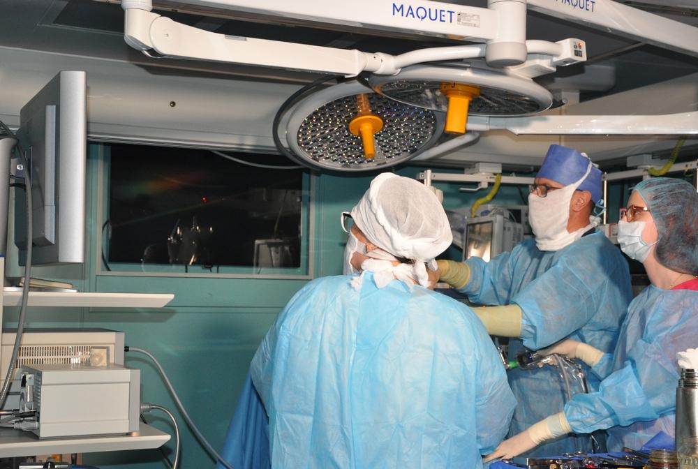 Онкоурологи НМИЦ онкологии во время операции